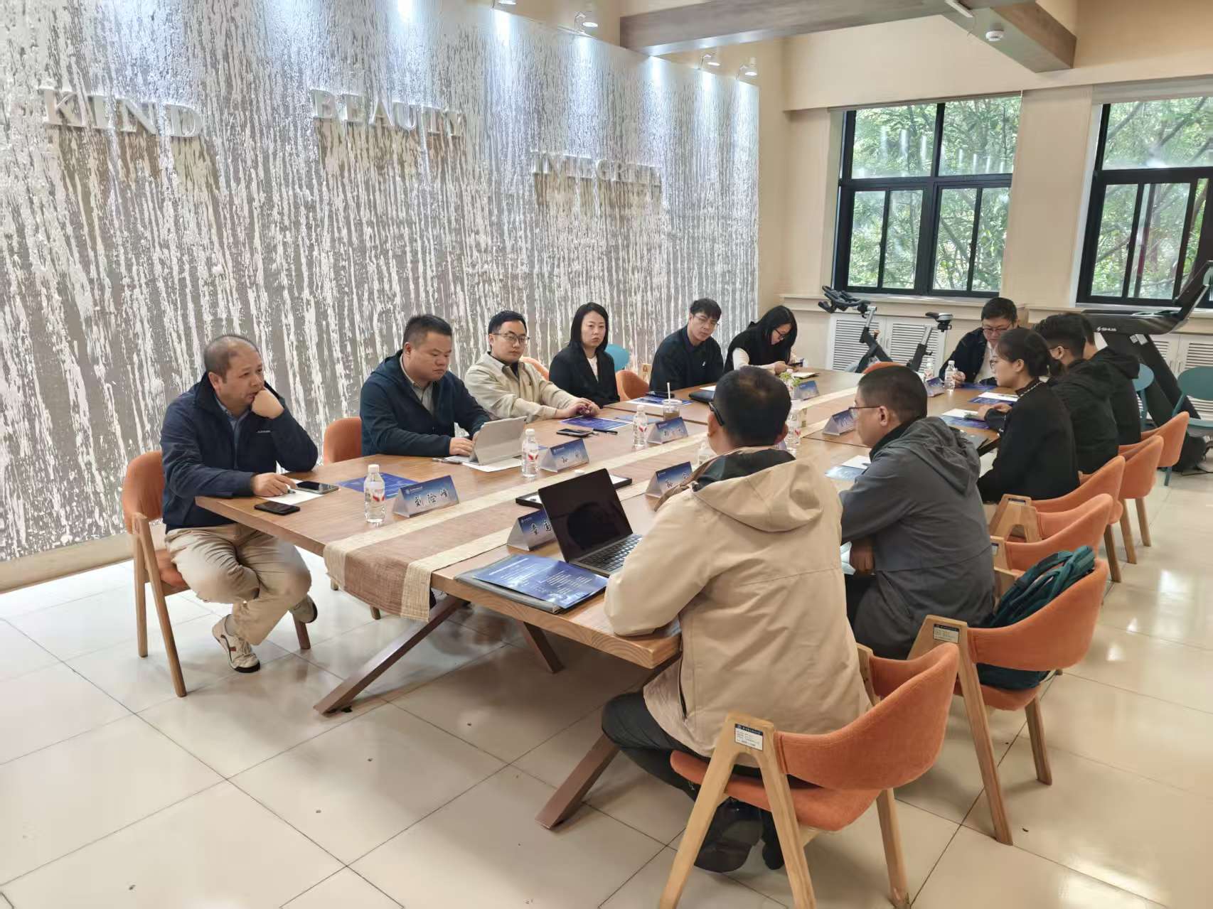 温州市龙湾区科技和人才局洽谈产学研落地温州交流会